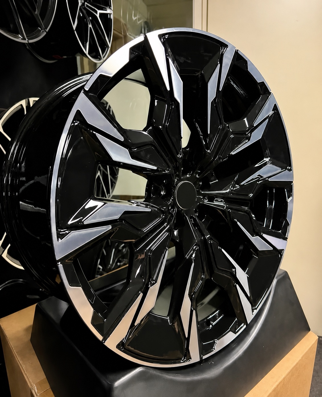 1 KIT 14X1.50 DE 20 ECROUS +1 CLÉ. 8x18"
