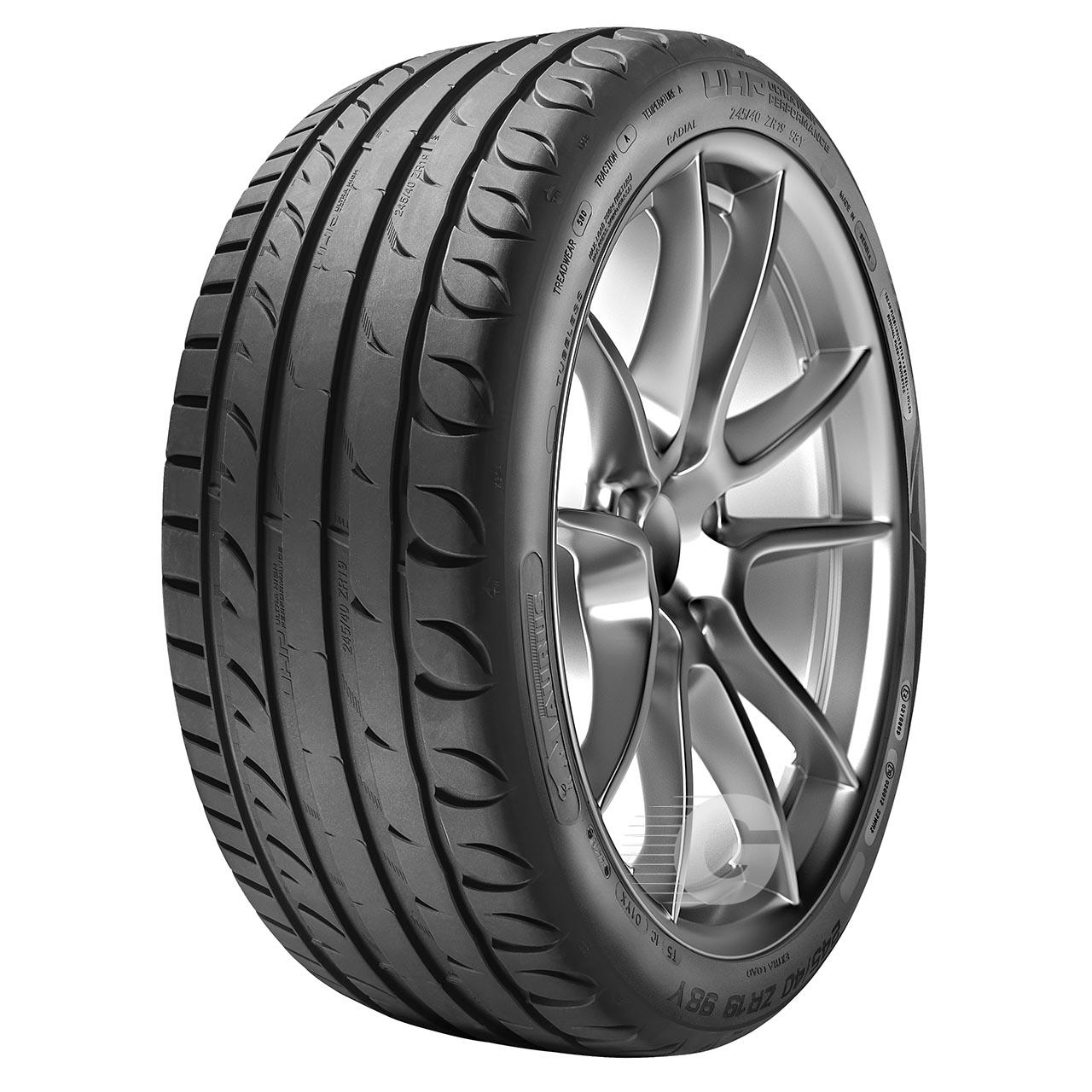 TAURUS Ultra High Performance 225/40R19 93 Y